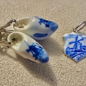 2 Blue and White DutchClogs /Holland charms